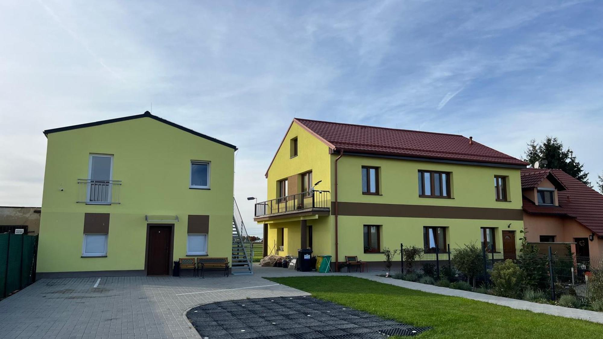 Apartment Golden Prague 78 Vestec  Exterior photo